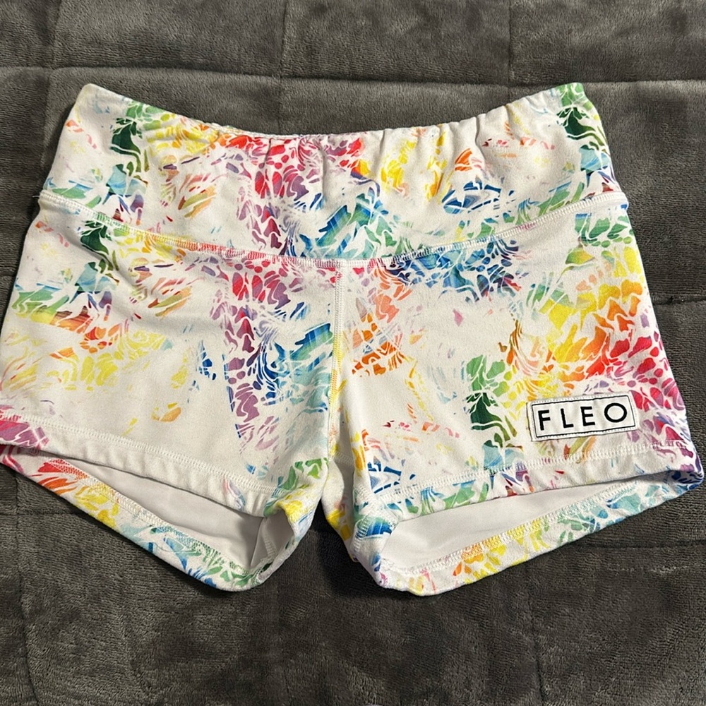 FLEO shorts